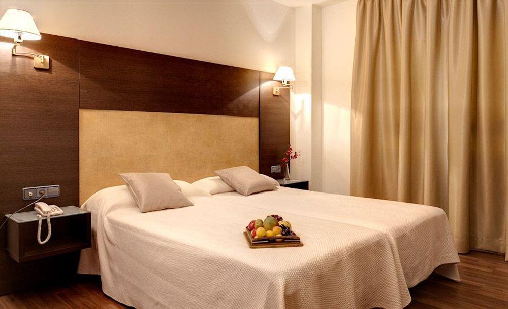 Hotel Madrid Torrejon Plaza Torrejon de Ardoz Phòng bức ảnh