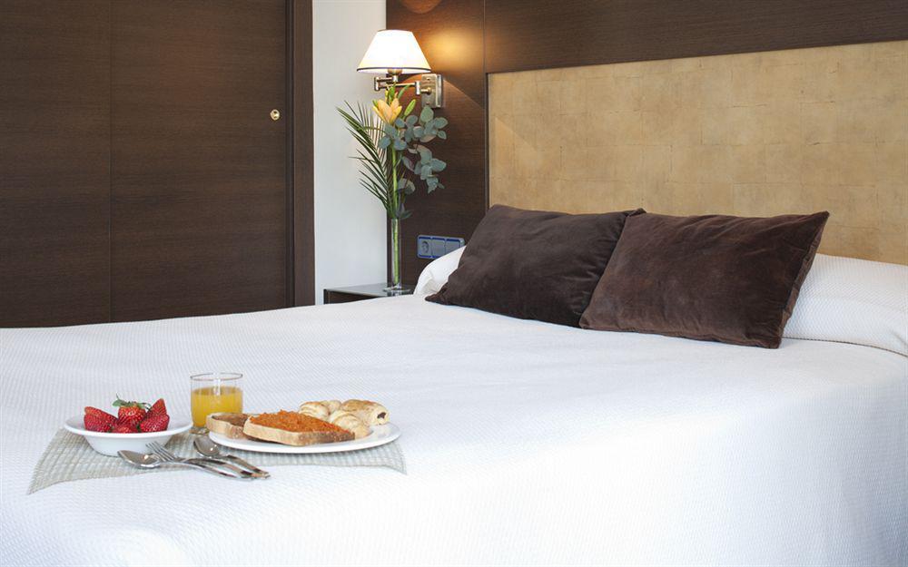 Hotel Madrid Torrejon Plaza Torrejon de Ardoz Ngoại thất bức ảnh